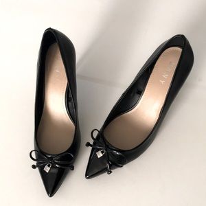 Bow Detail Pumps